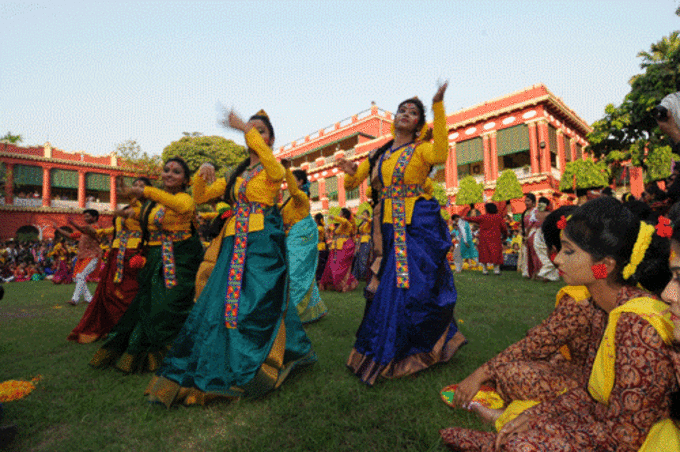 আগামী রং