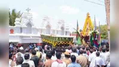 ಯಳಂದೂರಿನಲ್ಲಿ ವಿಜೃಂಭಣೆ ರಥೋತ್ಸವ