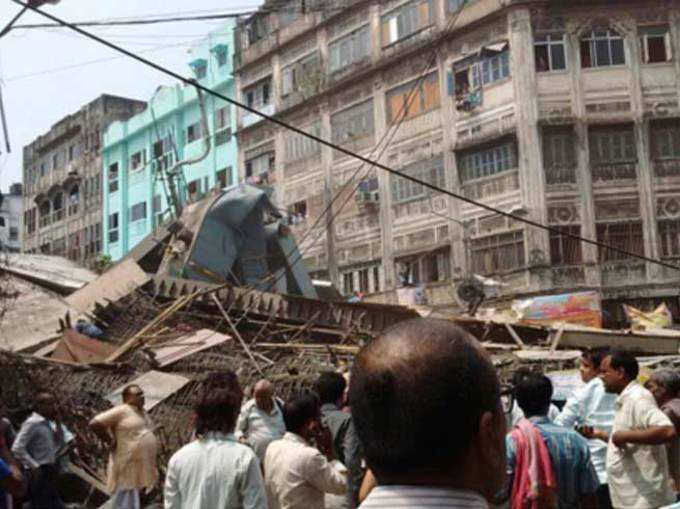 देखेंः कोलकाता में किस तरह फ्लाईओवर दुर्घटना ने मचाई तबाही