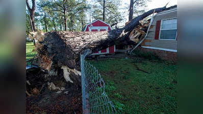 Watch: Storms damage Alabama trailer homes 