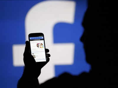 फेसबुक पर यूजर्स नहीं कर रहे पर्सनल शेयरिंग