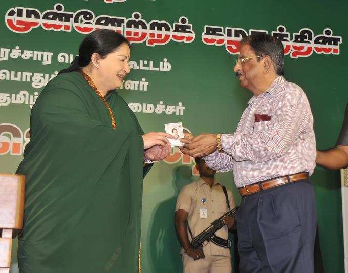 சென்னை தீவுத் திடலில் ஜெயலலிதா பிரச்சாரம்: புகைப்படத் தொகுப்பு