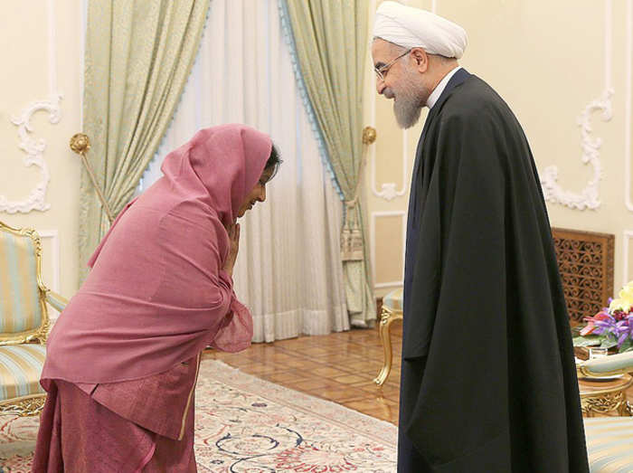 ईरानी लुक में दिखीं सुषमा, ट्विटर पर छिड़ा हंगामा!