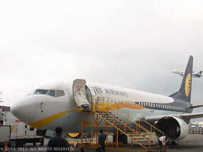 बम की खबर मिलने पर मुंबई-अहमदाबाद की जेट एयरवेज फ्लाइट को रोका गया