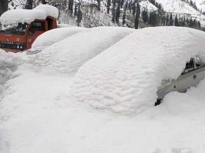 हिमाचल: मौसम का अजीब मूड, अब हो रही बर्फबारी