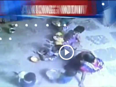 CCTV विडियो: अनाथालाय में बच्चों को चम्मच गर्म कर जलाया