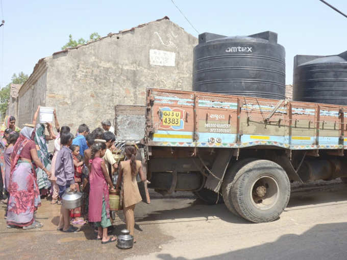 गुजरात के सौराष्ट्र में सूखे का भयानक चेहरा