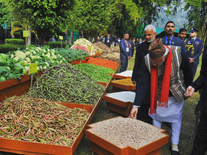 वैसे तो पीएम लेकिन दिल से ट्रैवलर हैं मोदी, ये तस्वीरें हैं सबूत