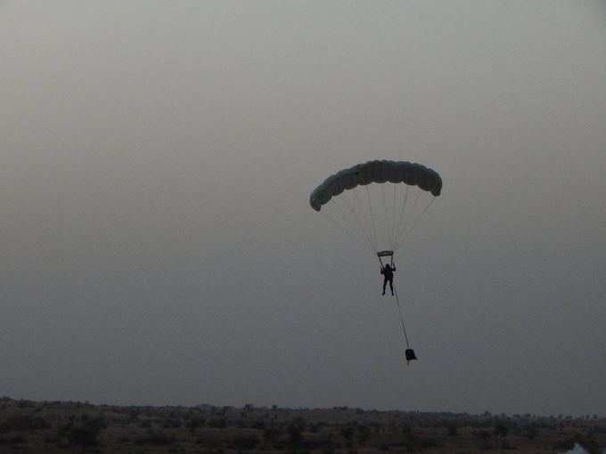 இந்திய ராணுவ வீரர்களின் உடற்பயிற்சி சாகசங்கள்