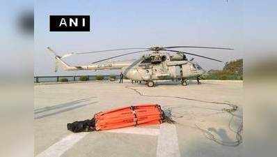 उत्तराखंड: जंगल की आग से जंग में जुटी एयरफोर्स, हेलिकॉप्टर से गिराया जा रहा पानी