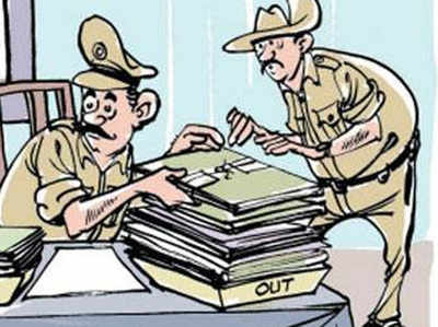 स्टिंग के बाद 4 पुलिसवाले लाइन हाजिर