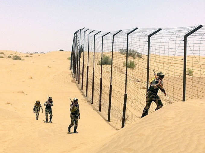 पारा 50 के पार, BSF जवान सीमा पर तैनात