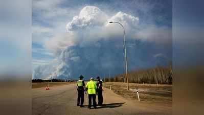 कनाडा: आग पर काबू करने में लग सकते हैं महीनों