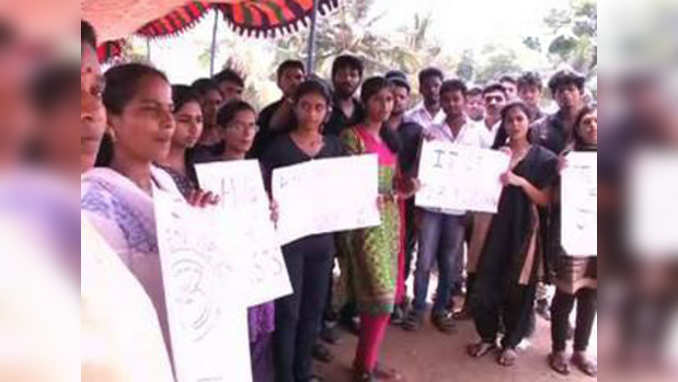 Coimbatore: Students protest, demand justice in Kerala rape case 