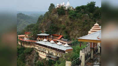 मंदिर में पूजा कर महिला ने तोड़ी परंपरा