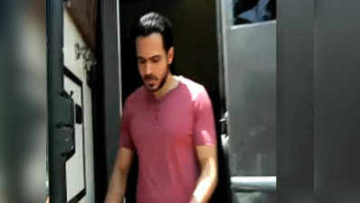 Emraan Hashmi throws tantrums on the set of ‘Badi Door Se Aaye Hai’ 