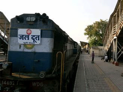 पानी की ट्रेनों के बाद अब रेलवे ने लातूर भेजा 4 करोड़ का बिल