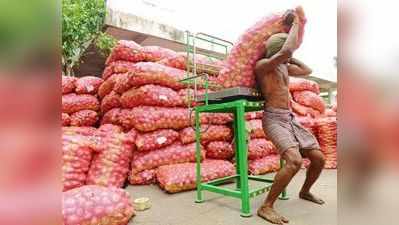 50 पैसे से 2 रुपये की थोक कीमत पर किसानों को रुला रहा प्याज