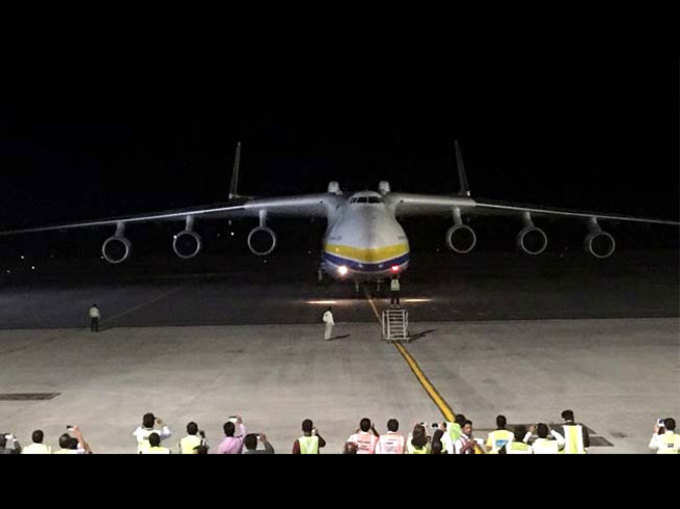 हैदराबाद में उतरा दुनिया का सबसे बड़ा हवाई जहाज