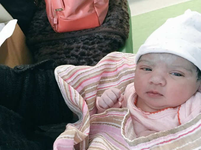 देखें, क्रिकेटर सुरेश रैना के बेबी की तस्वीरें