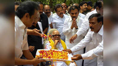 திமுக தலைவர் கருணாநிதியின் 93வது பிறந்த நாள்: கட்சியினர் உற்சாகம்