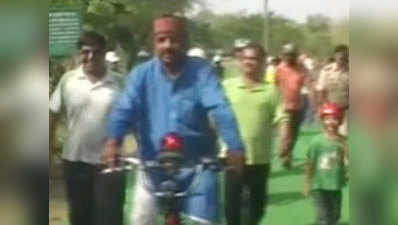 लाल बत्ती साइकल से पर्यावरण संदेश देने निकले BJP मेयर
