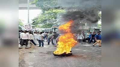 कर्नाटक: कैबिनेट फेरबदल से उठा कांग्रेस में बवाल, हिंसा