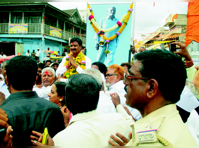 ಅಭಾಜಿ ರಾಜಕೀಯ ಗುರು