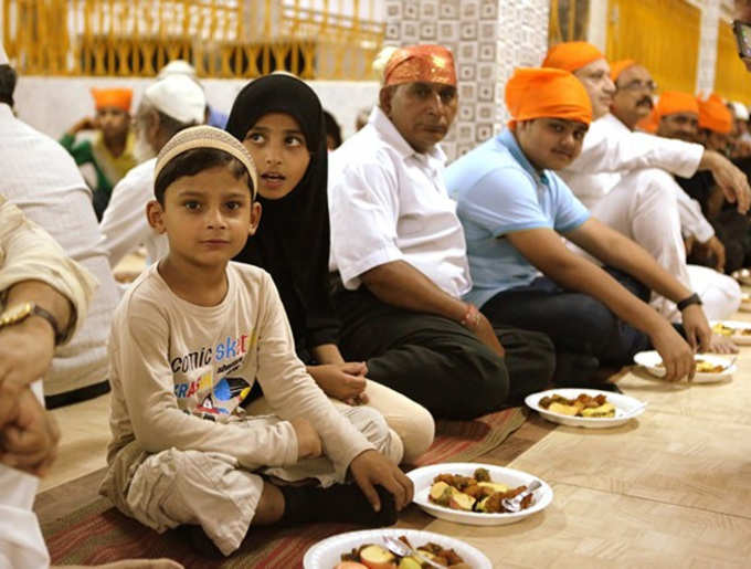 रमजान में एकता की मिसाल कायम कर रहा सिख समुदाय