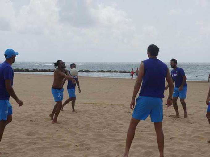 वेस्ट इंडीज में वॉलिबॉल खेल रही है टीम इंडिया