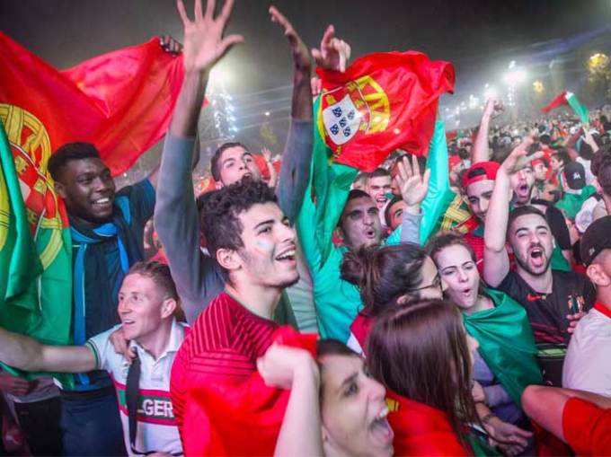 यूरो 2016: फैन्स ने यूं मनाया पुर्तगाल की जीत का जश्न
