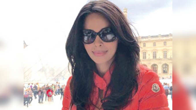 Mallika Sherawat holidaying with friends in Paris! 