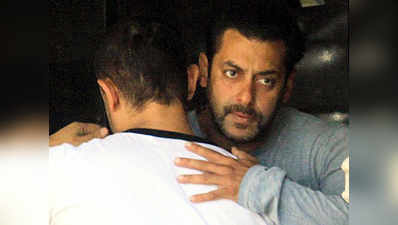 सलमान ने आमिर को दी सलाह: दंगल में न दिखाएं सिक्स पैक ऐब्स