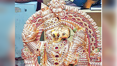 రాఘవేంద్రుడికి కానుకగా వజ్రాల ఆంజనేయస్వామి