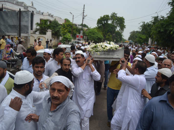 आखिर सुपुर्द-ए-खाक हुए ड्रिबलिंग के  बादशाह मोहम्मद शाहिद