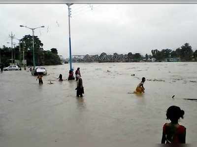 দক্ষিণ শুখা হলেও টানা বৃষ্টিতে