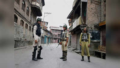 Kashmir unrest: Curfew continues in five districts 