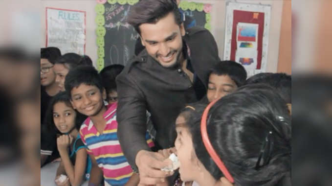 Mr World 2016 Rohit Khandelwal visits Muktangan Part 1