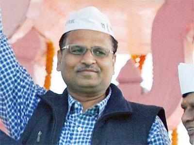 केजरीवाल के मंत्री सत्येंद्र जैन पर अधिकारी ने लगाया बदसलूकी का आरोप