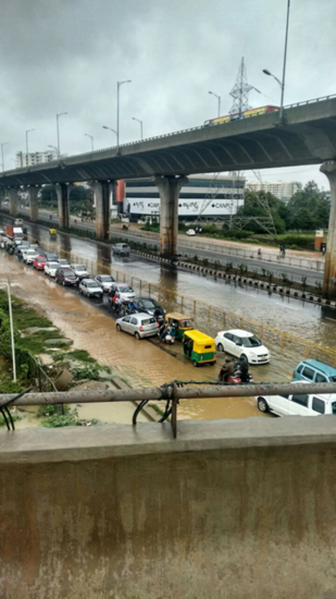 ಮಳೆಗೆ ಬೆಂಗಳೂರು ತತ್ತರ