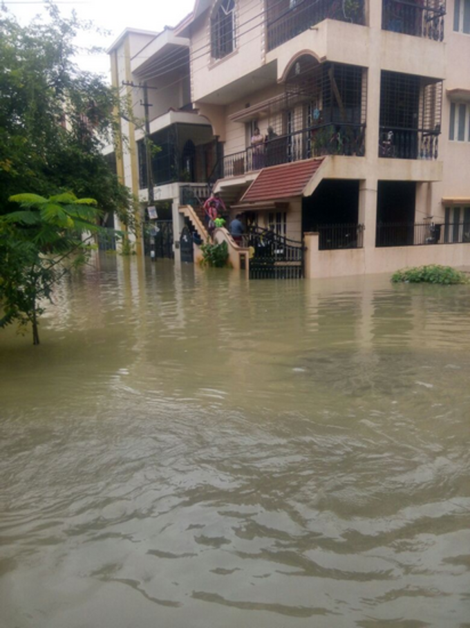 ಮಳೆಗೆ ಬೆಂಗಳೂರು ತತ್ತರ