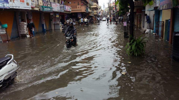 ಮಳೆಗೆ ಬೆಂಗಳೂರು ತತ್ತರ