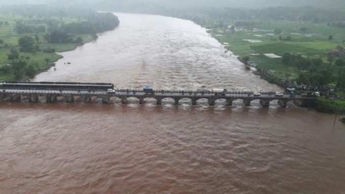 ಸಾವಿತ್ರಿ ನದಿ ಸೇತುವೆ