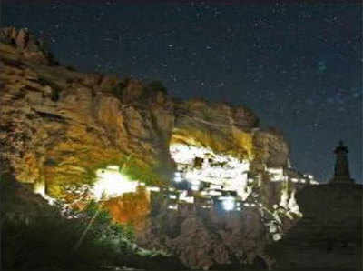 3 इडियट्स ने रोशन किया दुनिया का सबसे पुराना लद्दाख का फुगतल मठ