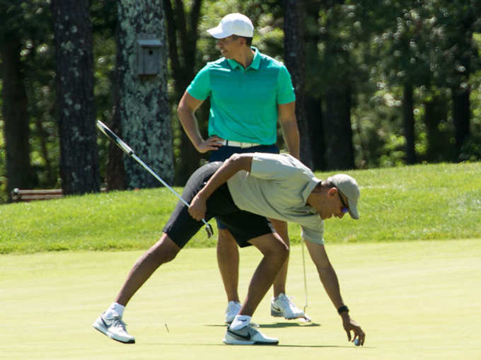 देखें: छुट्टियों में गोल्फ खेल समय बिता रहे प्रेजिडेंट ओबामा
