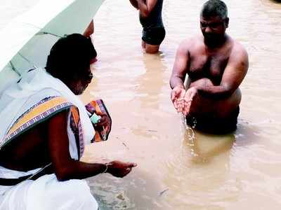 ಕೃಷ್ಣಾ ಪುಷ್ಕರ:ಸಾವಿರಾರು ಜನರಿಂದ ಪುಣ್ಯಸ್ನಾನ