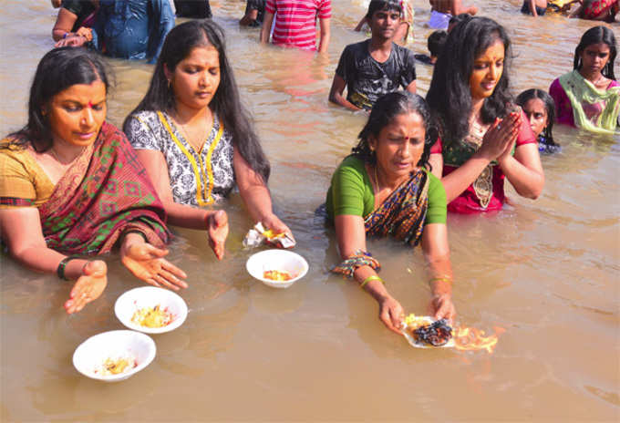 देखें: नदियों के प्रति समर्पण का पर्व है पुष्करालु