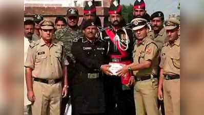 70th I-Day: BSF, Pak Rangers exchange sweets at Wagah border 