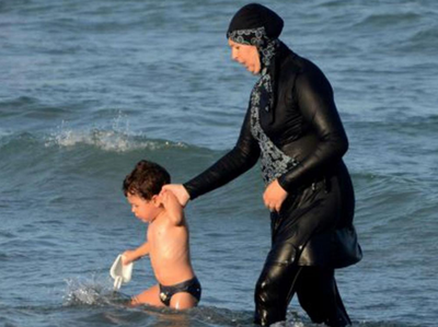 फ्रांस में बीच पर मुस्लिम महिलाओं ने पहनी बुर्कीनी तो मिली सजा