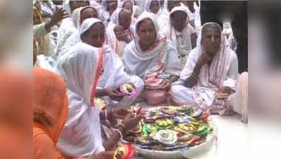 Vrindavan widows make 1,001 rakhis for PM Modi 
